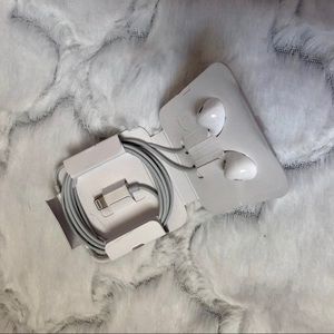 SOLD!!! Apple earbuds - FREE with bundle